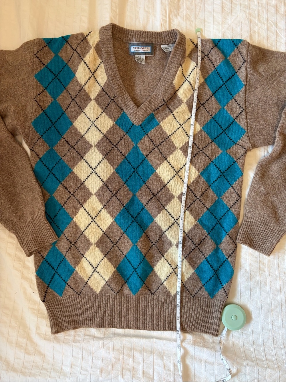 WOODWARD’S- vintage lambswool argyle V-neck sweater. Size small - Picture 5 of 5